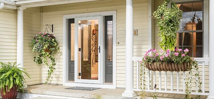screen door installation in Paradise